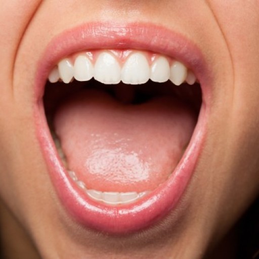 Jenom zuby nestačí! Jak si správně čistit jazyk?